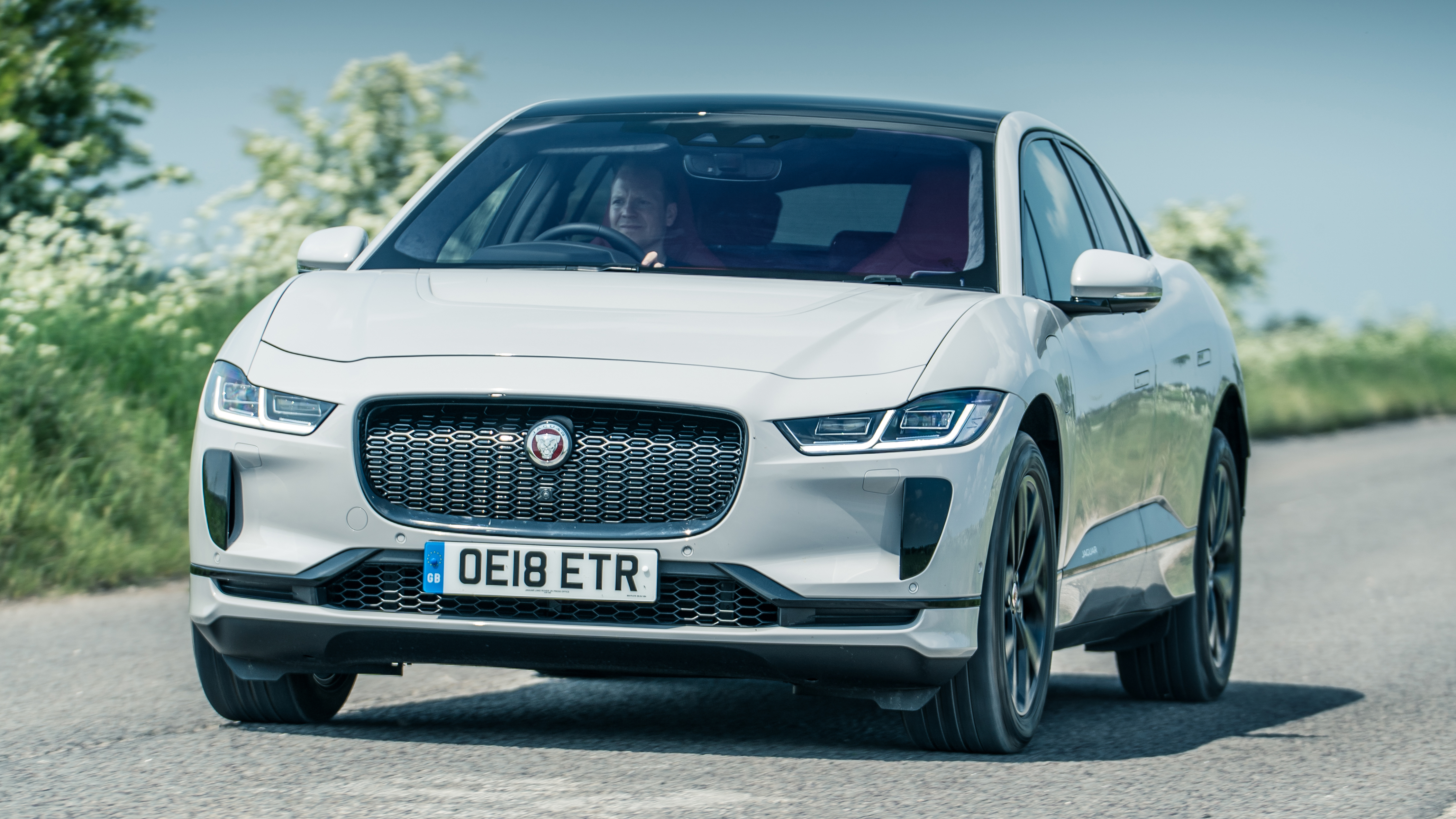 vedvarende ressource Adept derefter Jaguar I-Pace Price & Specs | Top Gear