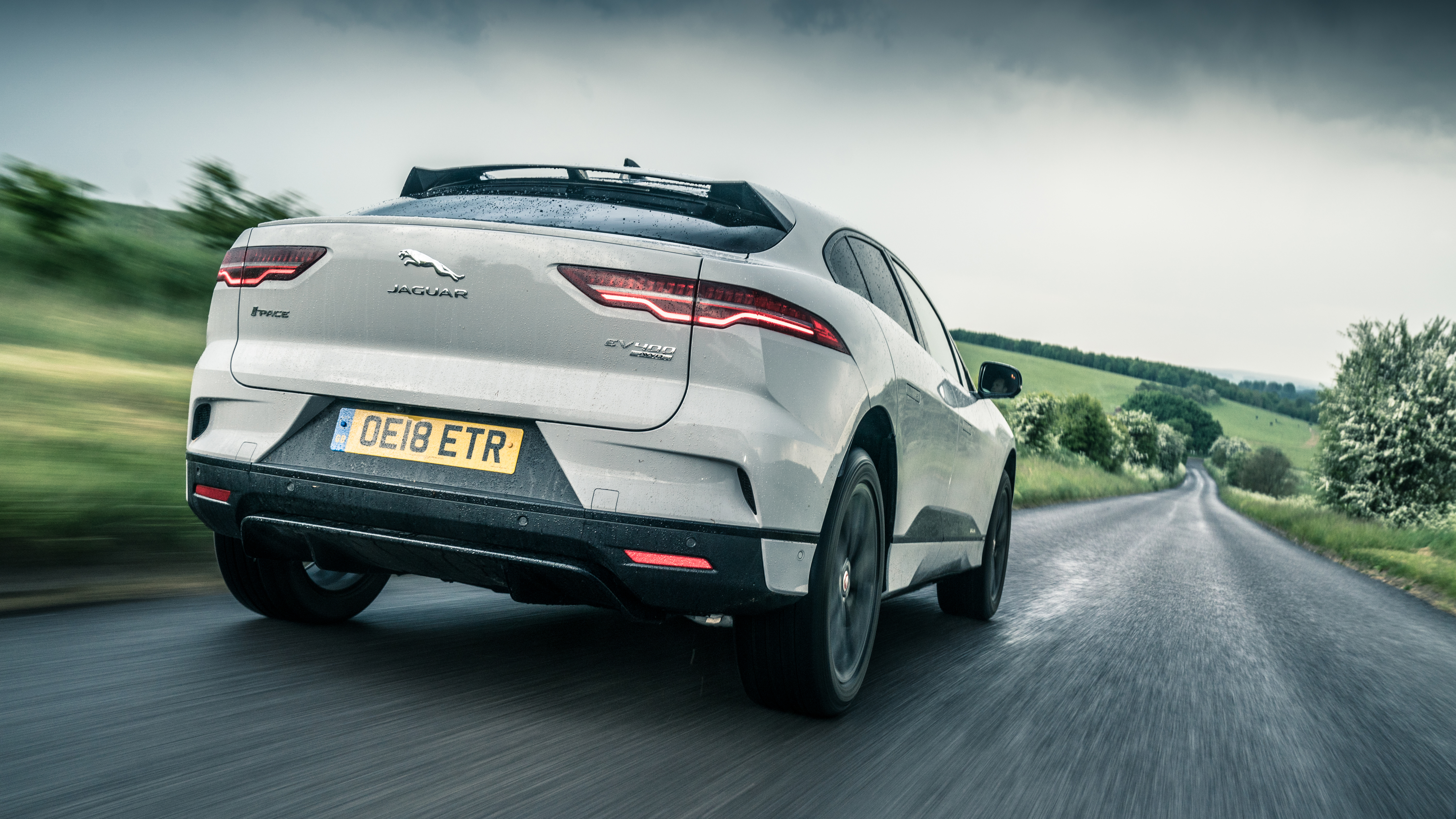 Jaguar i 2024 pace v400