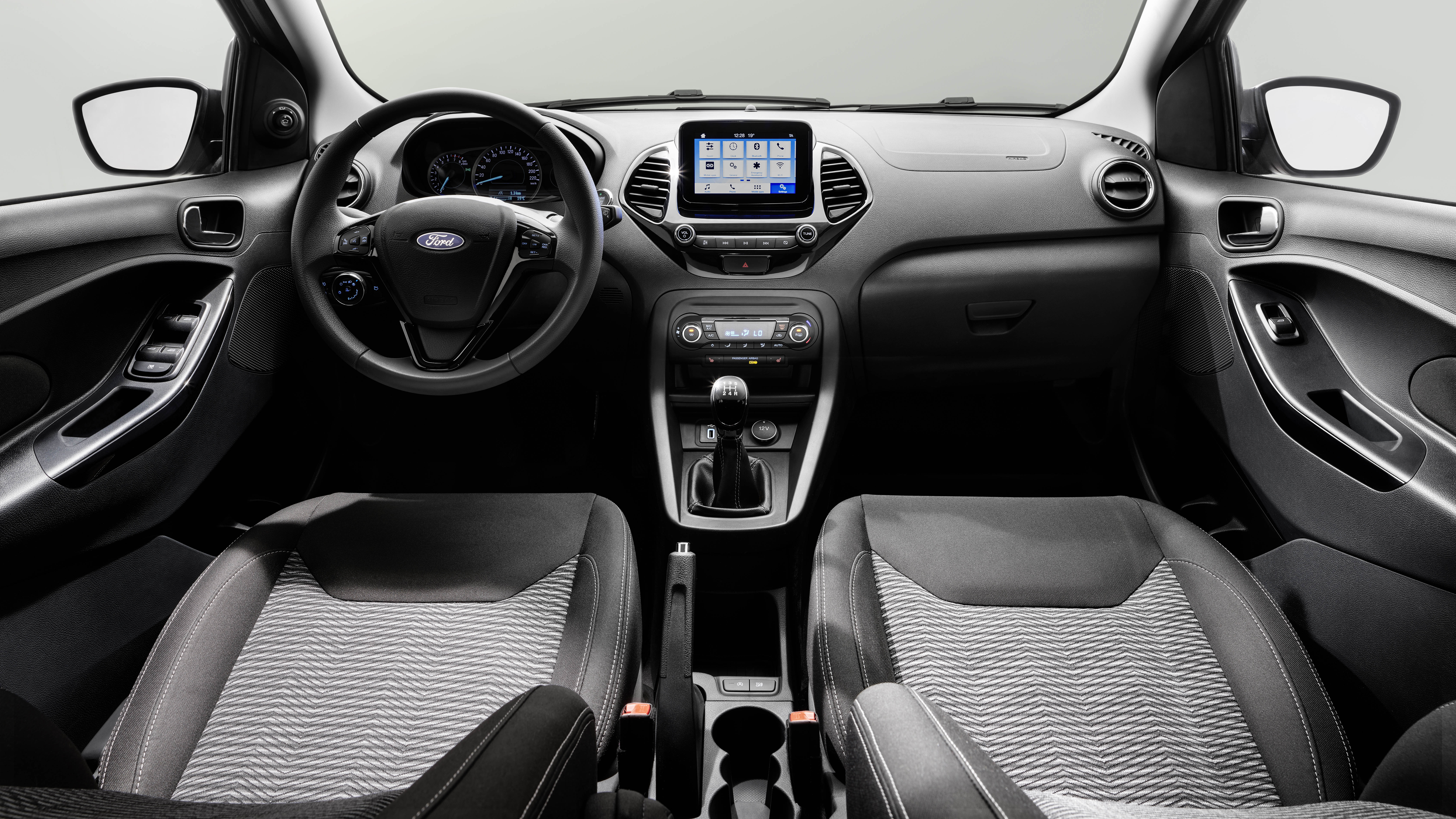 2018_ford_k_ultimate_center_console_01_011_kopie.jpg