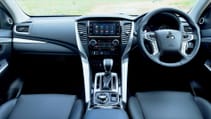 mitsubishi_shogun_sport_dash.jpg