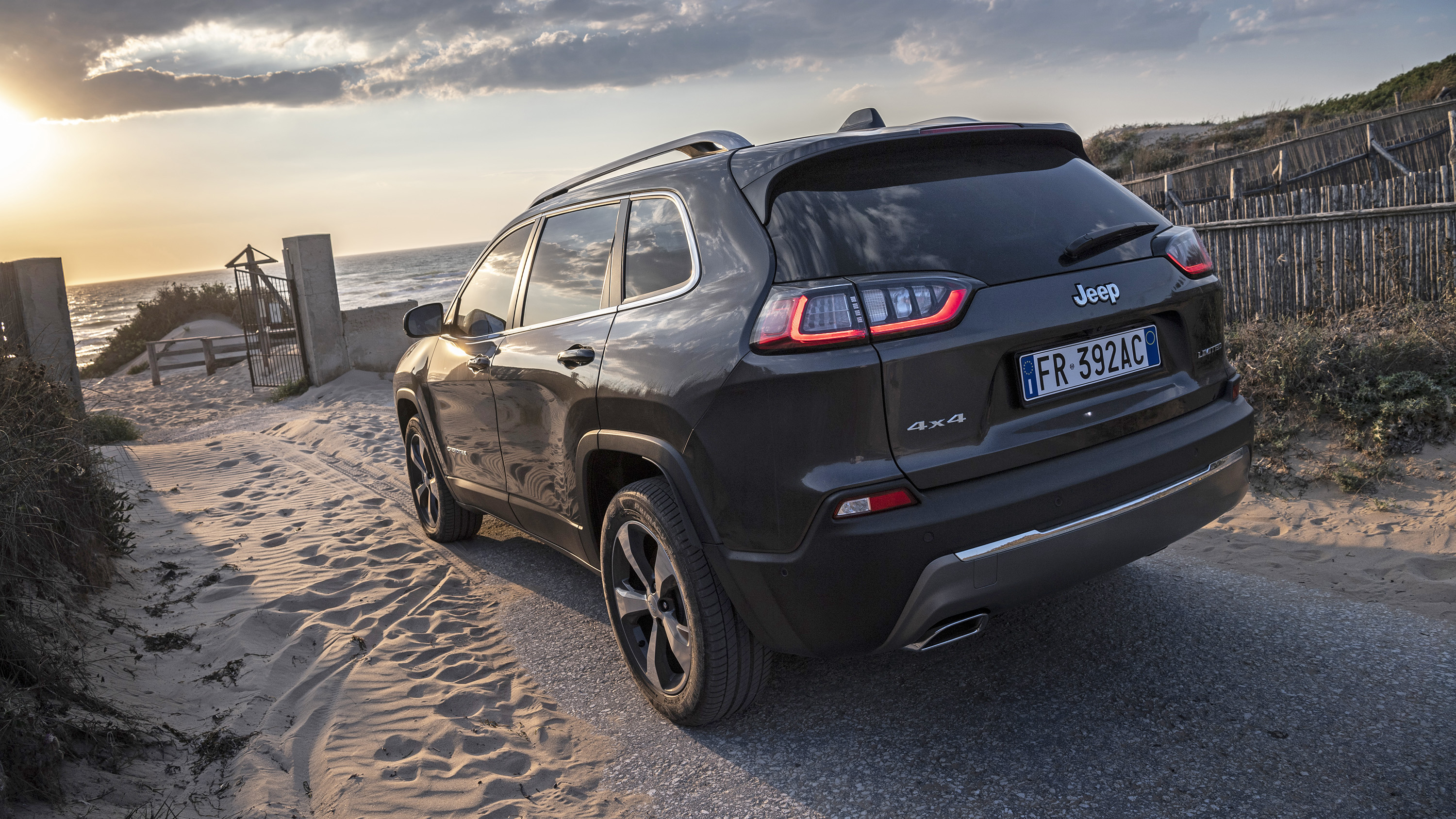 new_jeep_cherokee_limited_19.jpg