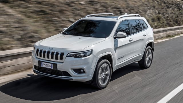 new_jeep_cherokee_overland_17.jpg