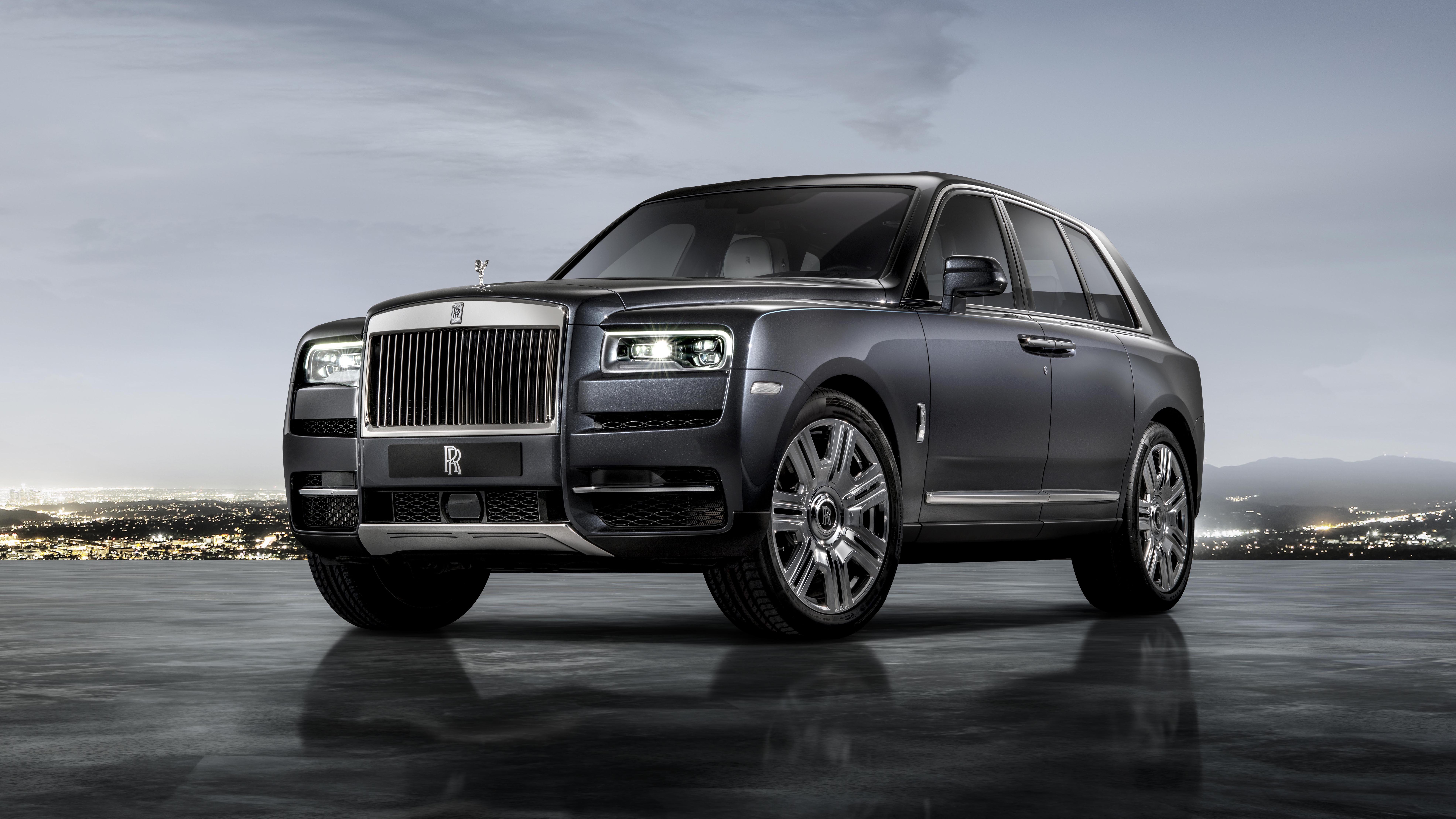 Rolls-Royce Cullinan Long Distance Road Test Review - AGLAIA