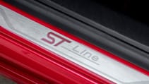 2018_ford_focus_st-line_red_15.jpg