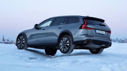 Volvo V60 Cross Country Review 2025 | Top Gear