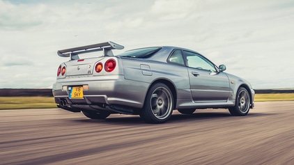 Nissan Skyline (R34) Interior Layout & Technology | Top Gear