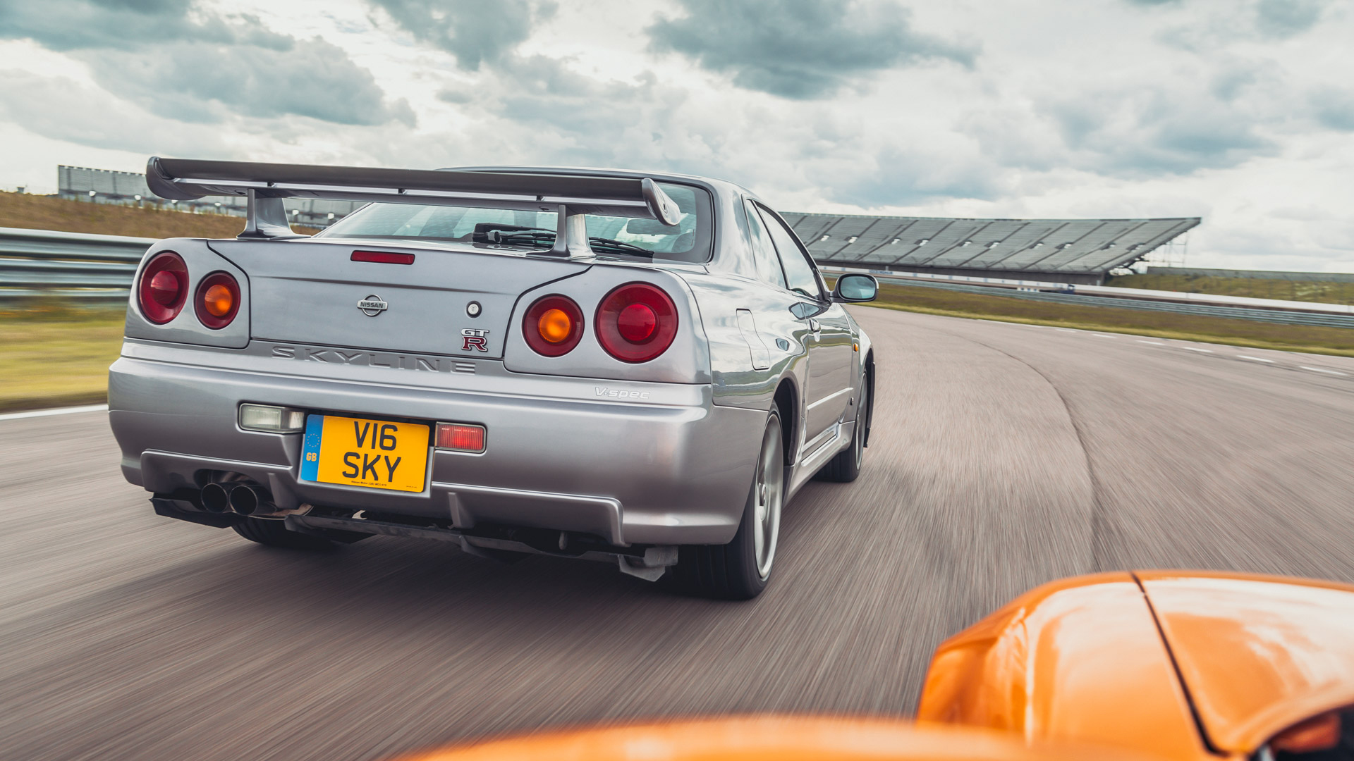 Nissan Skyline GT-R R34 review, interesting facts, and photos