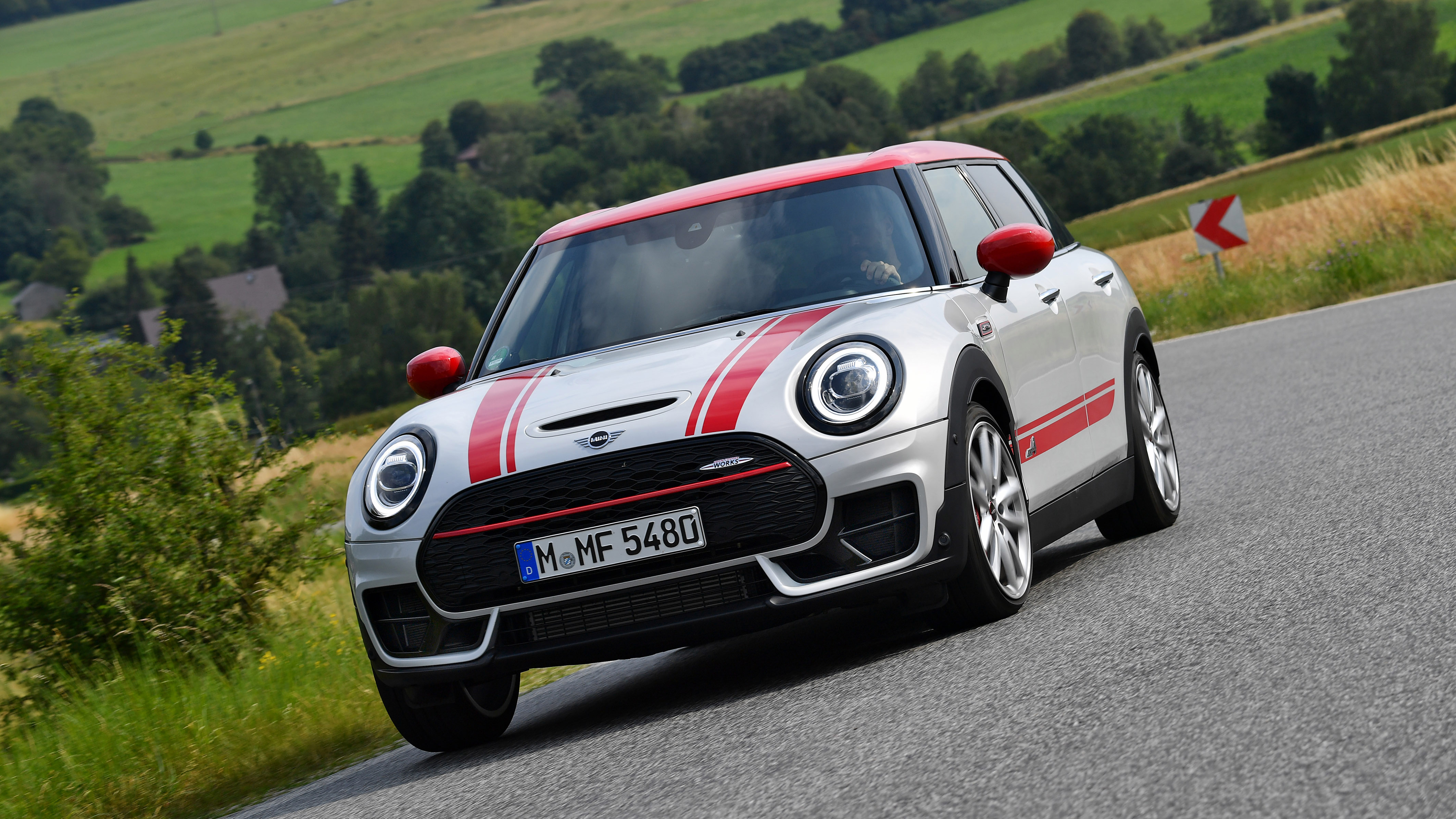 mini_john_cooper_works_clubman_0719_017.jpg