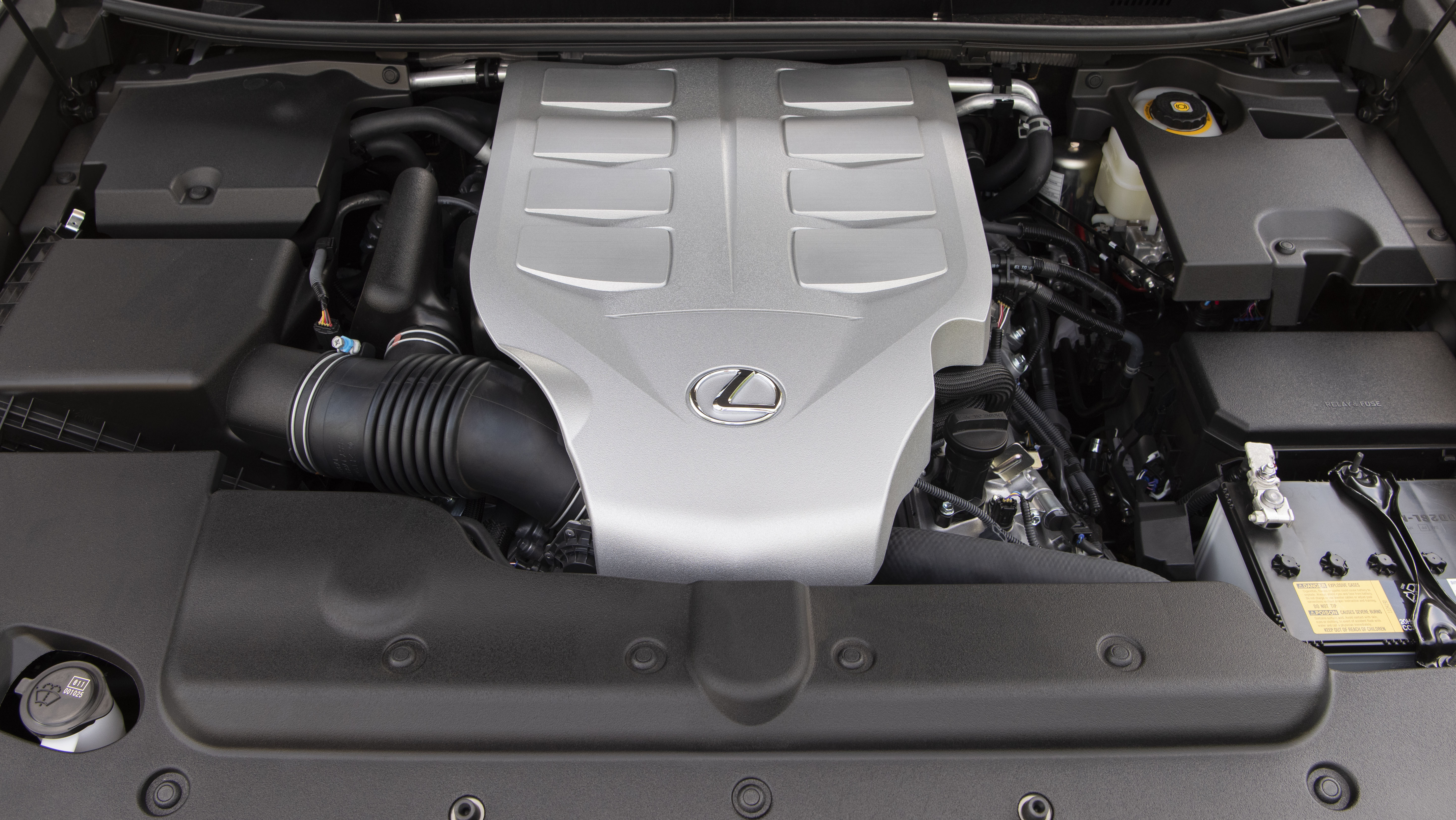 2020_lexus_gx460_atomic_silver_rioja_red_mc_70.jpg