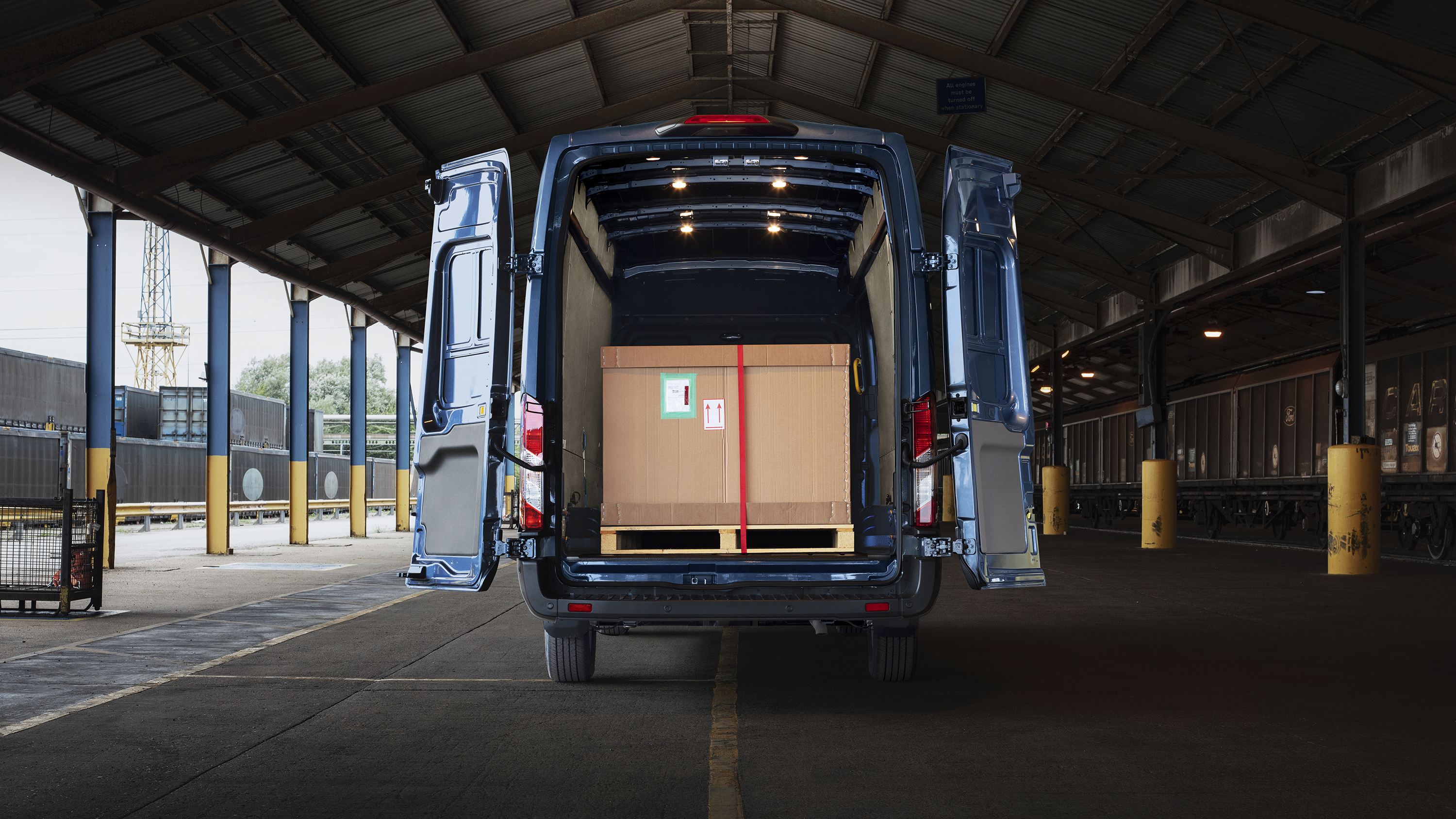 2018_ford_transit_07.jpg