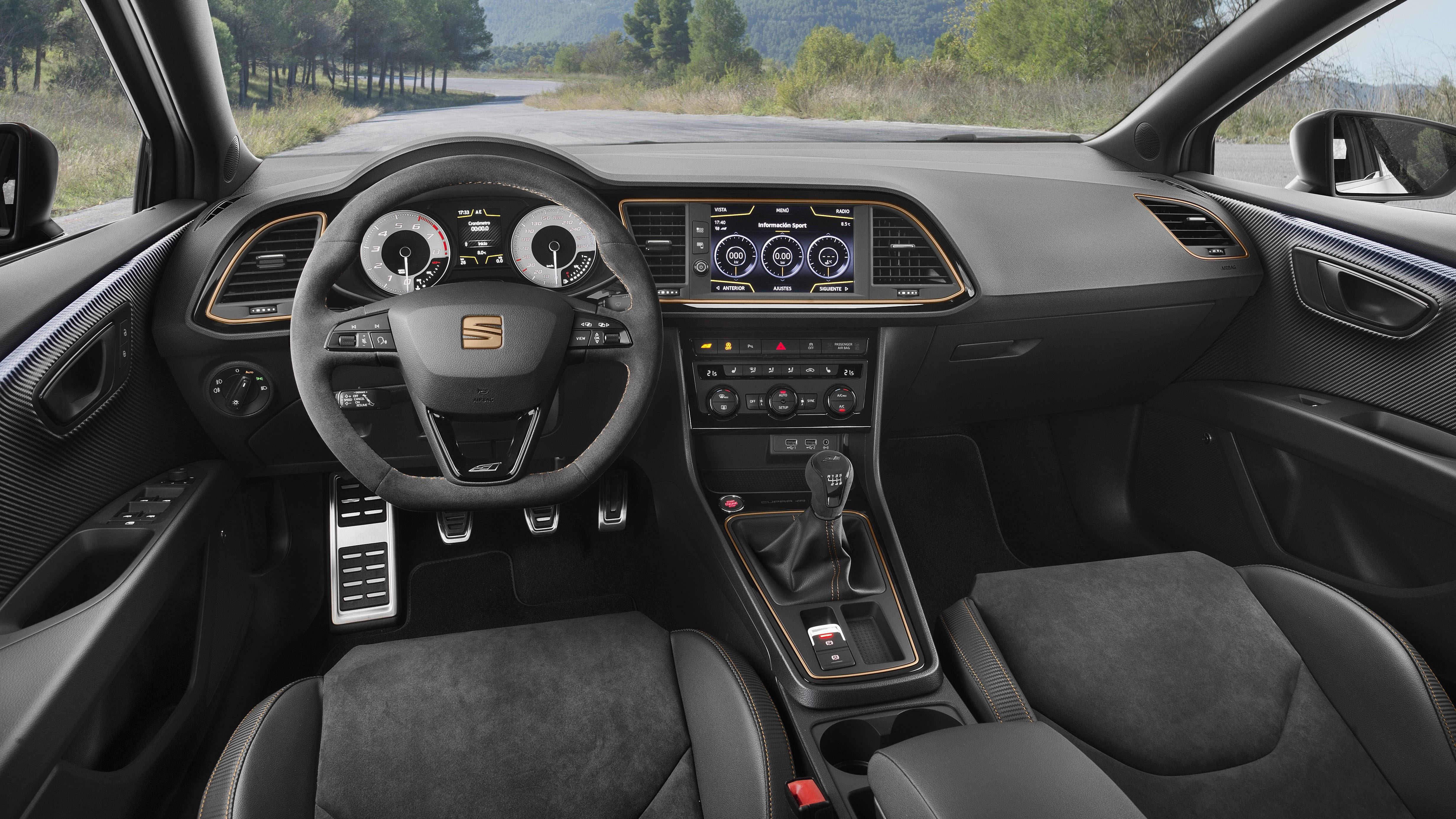 Seat Leon Cupra Interior Layout & Technology