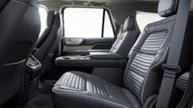 18lincolnnavigator_22_hr.jpg
