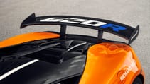 mclaren_620r_media_drives_04_4.jpg
