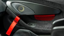 mclaren_620r_media_drives_17_4.jpg