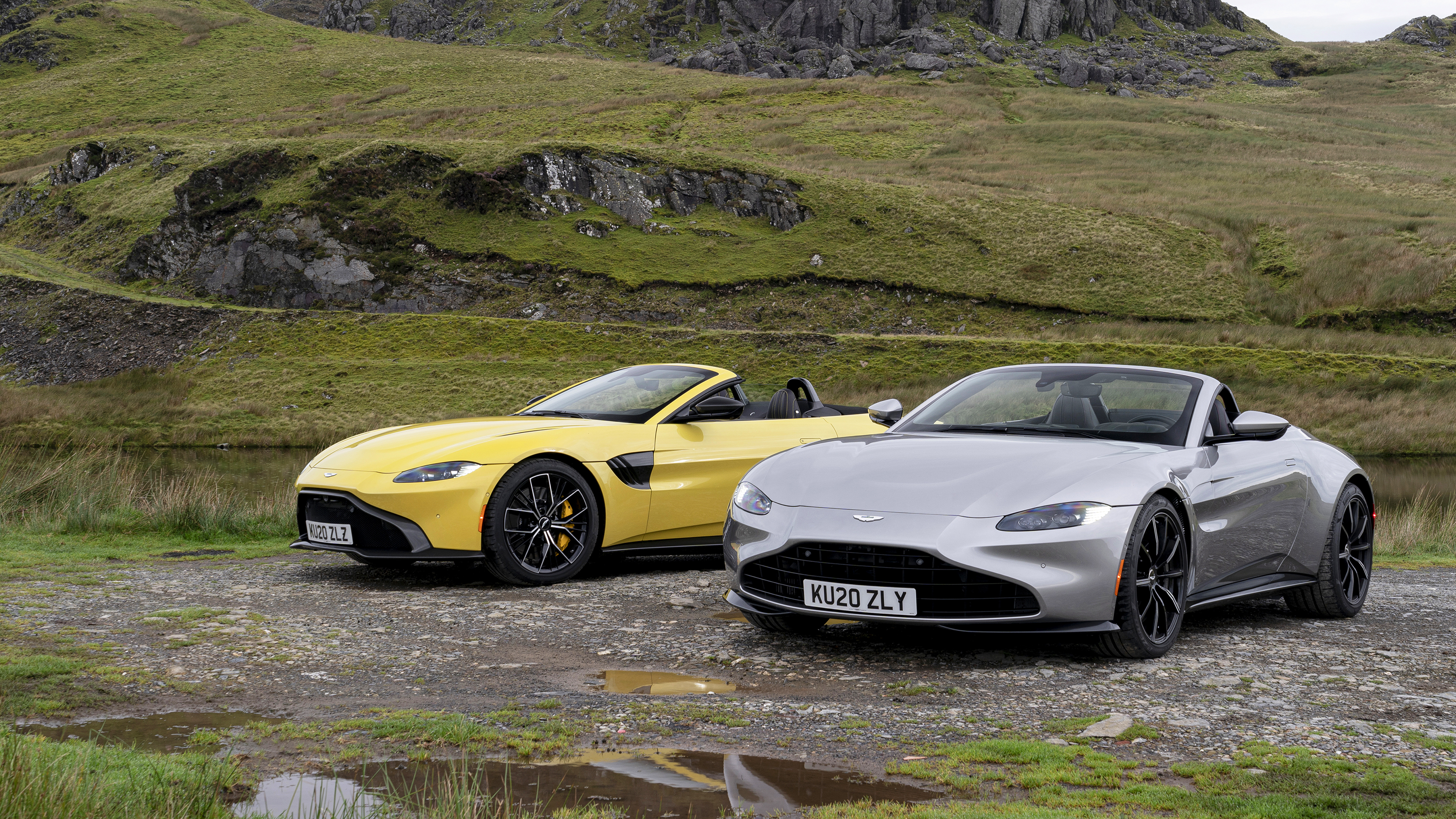 aston_martin_vantage_roadster_-_spirit_silver_46_0.jpg