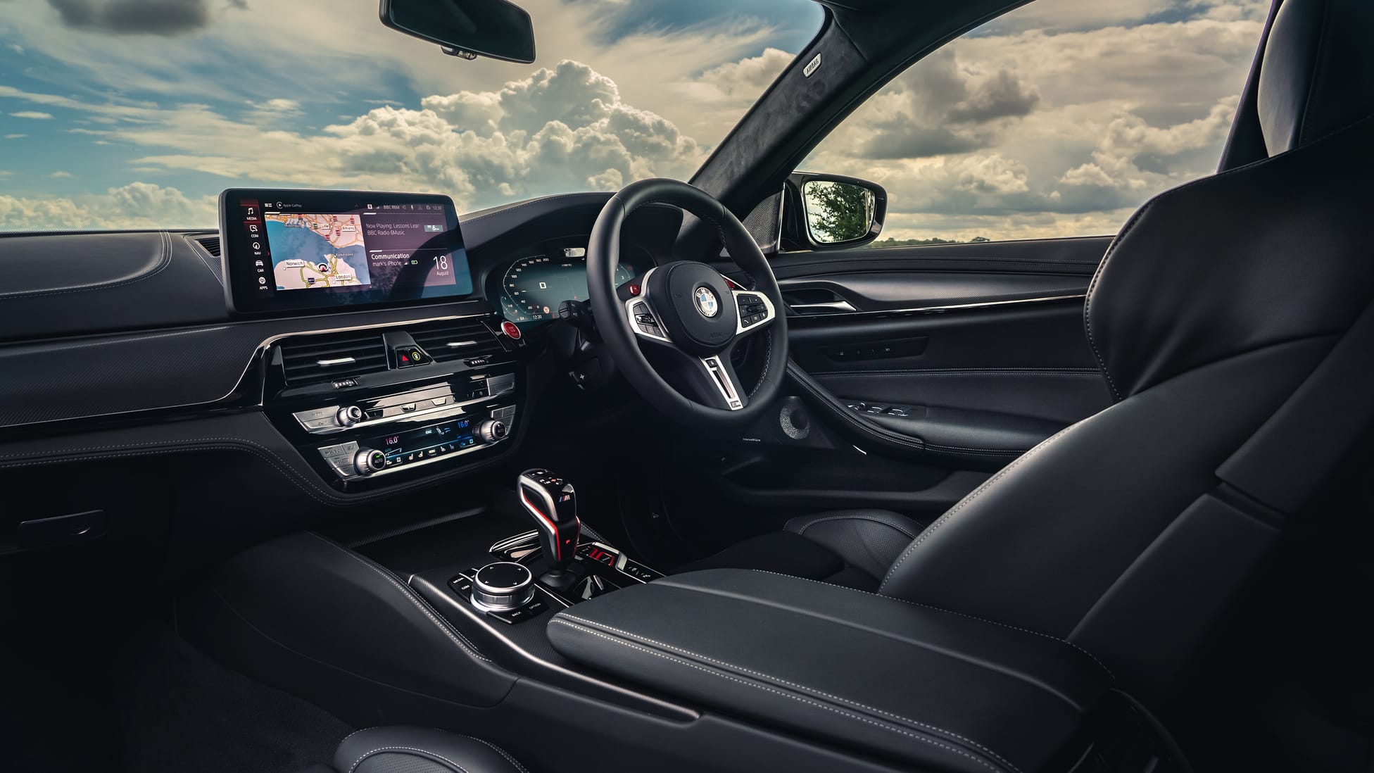 BMW M5 Competition (2017-2023) Interior Layout & Technology | Top Gear