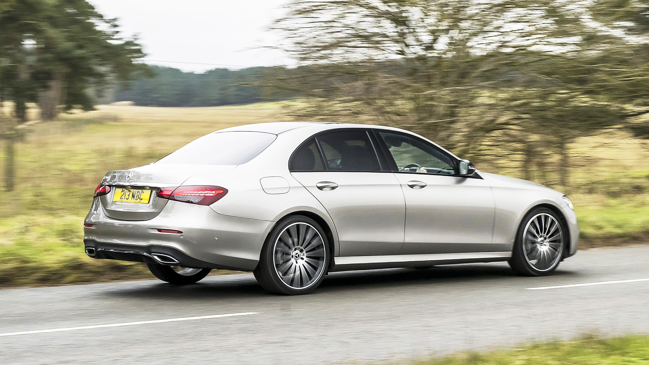 rør analog Ulv i fåretøj Mercedes-Benz E-Class Review 2023 | Top Gear