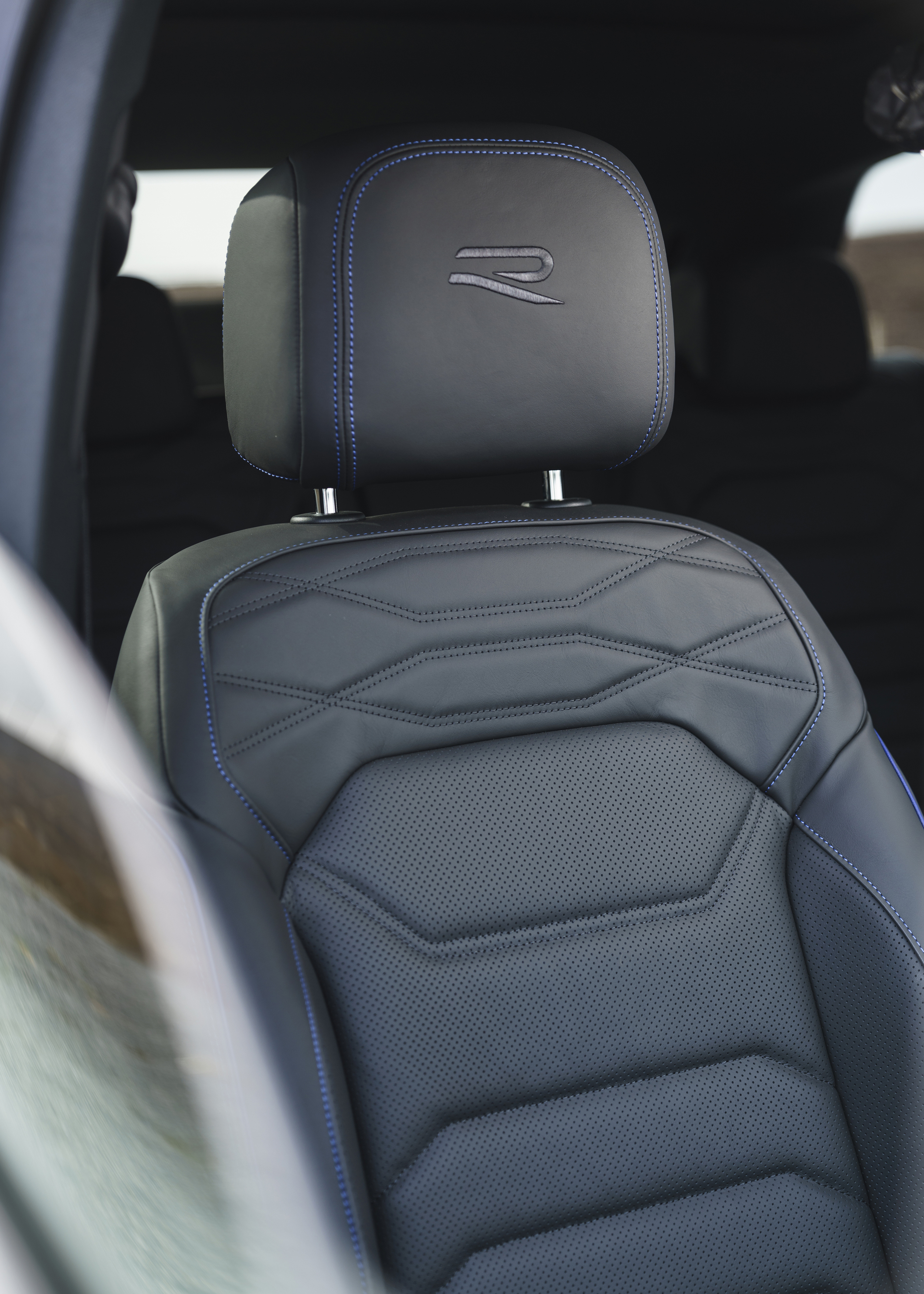 medium 29793 thetouaregrehybrid
