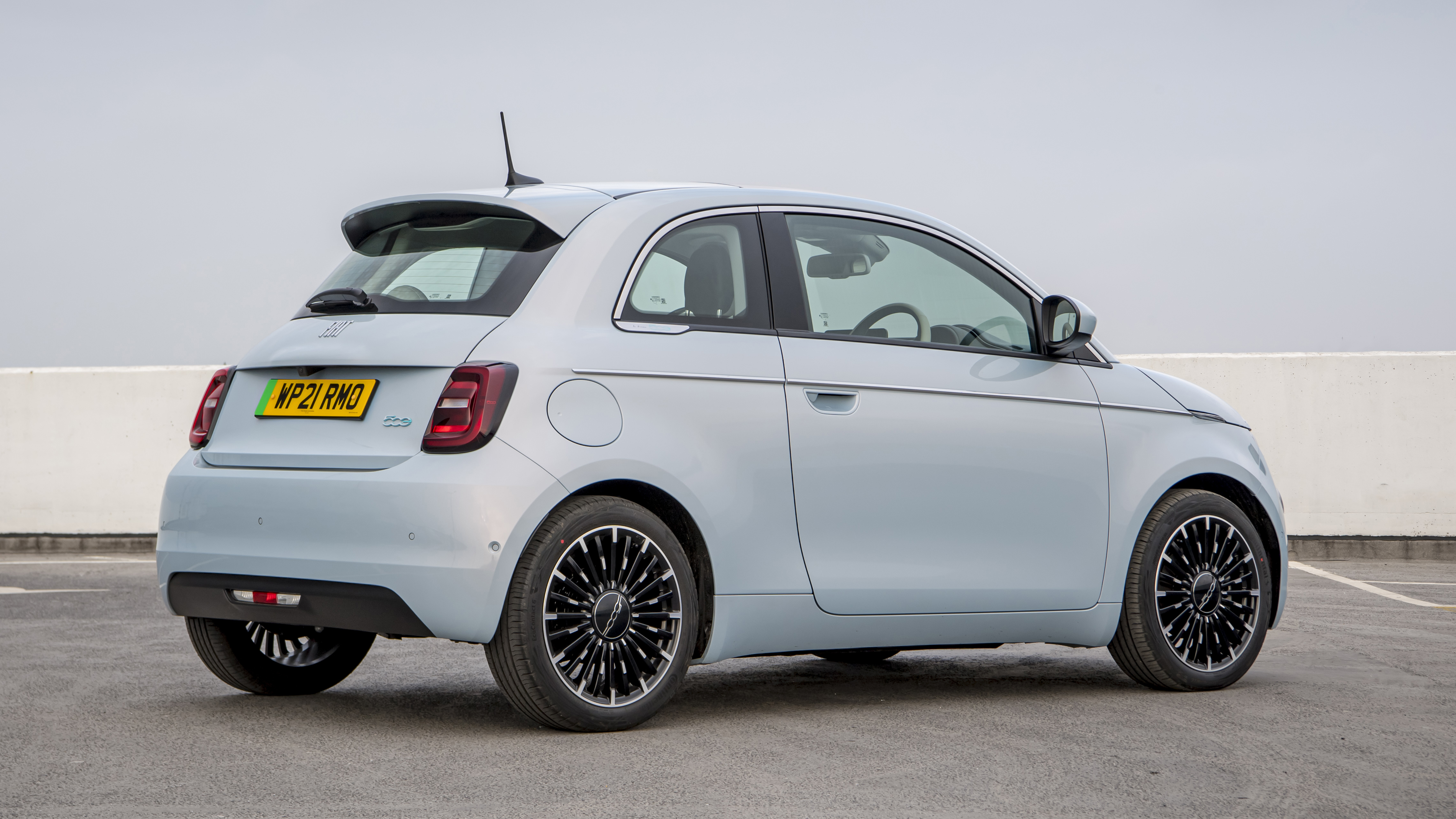 Mini Car Review: Fiat 500 - Coolest Little Italian Hatchback? 