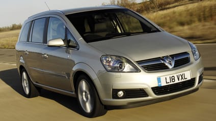 Vauxhall Zafira front silver 