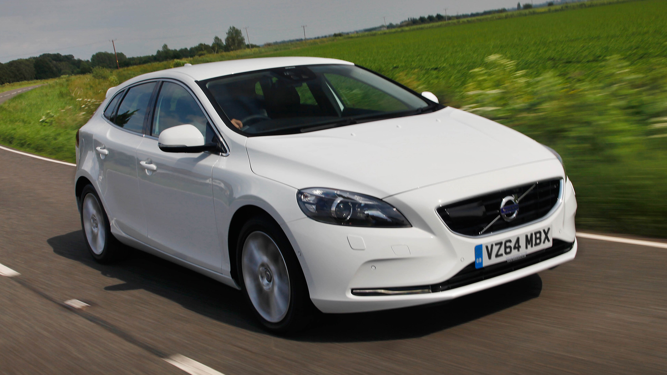 Volvo V40 Review 2024