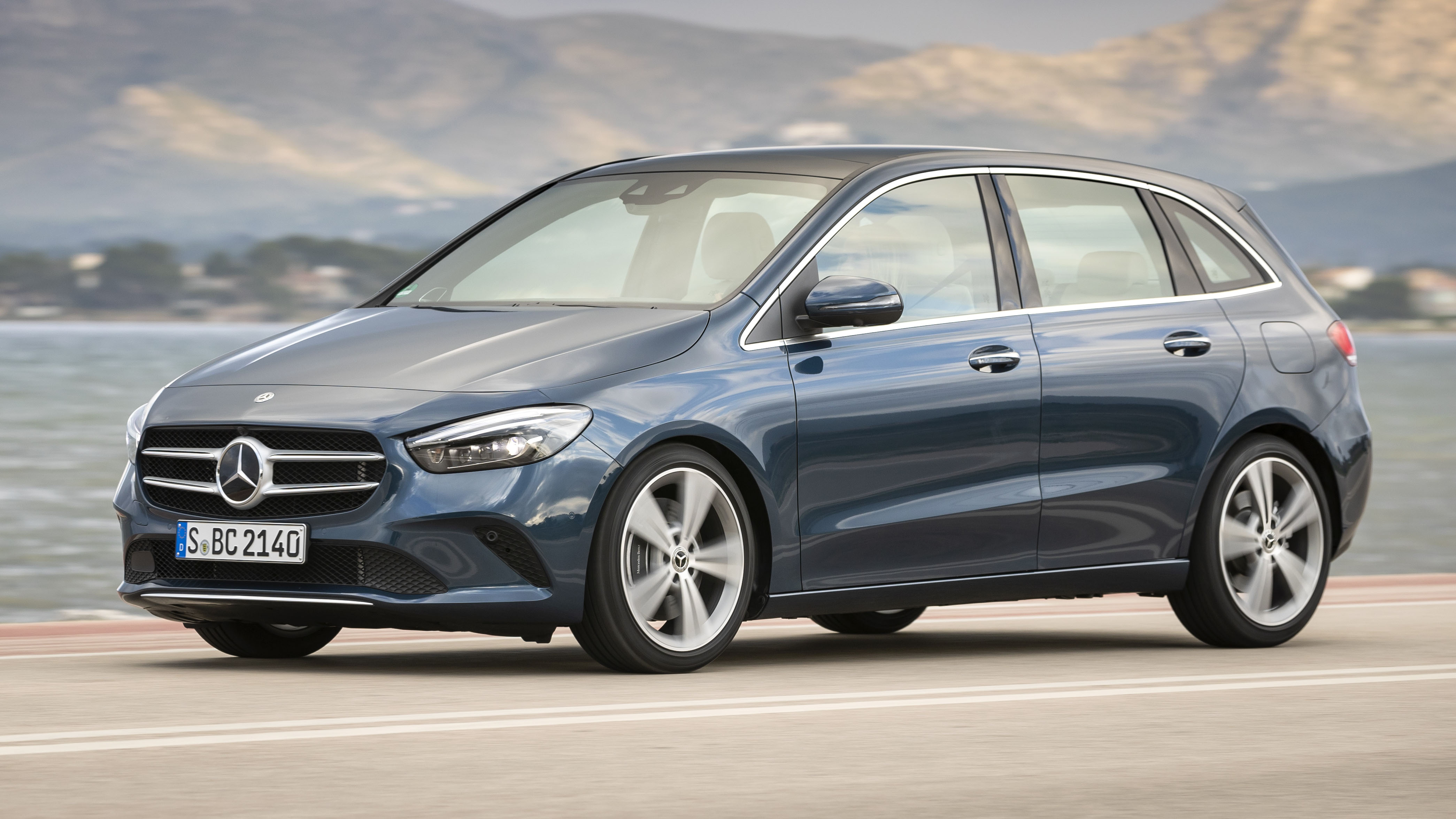 Mercedes-Benz B-Class Review 2022 | Gear