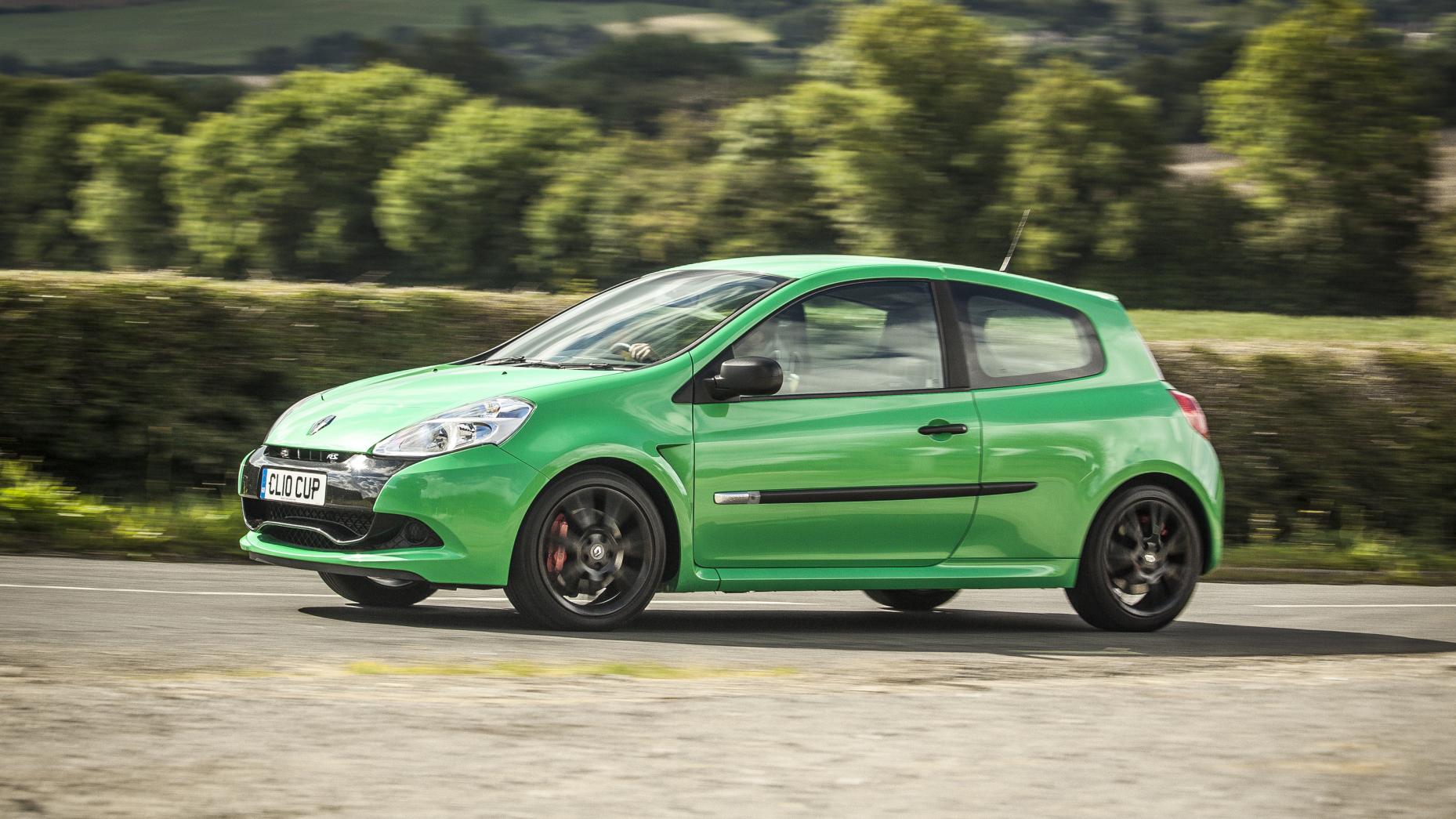 Renault Clio 4 RS 200 with 1.6-Liter Turbo Actually Makes 181 HP