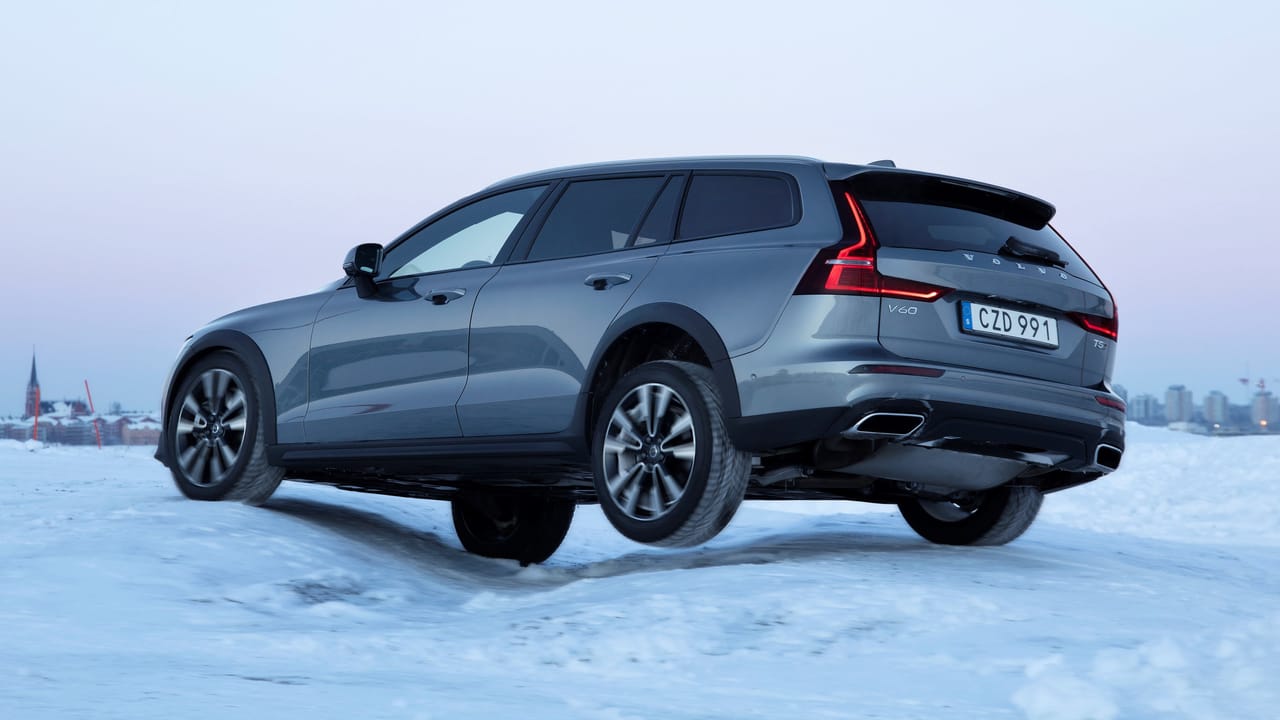 2025 Volvo V60 Cross Country Review Images References :