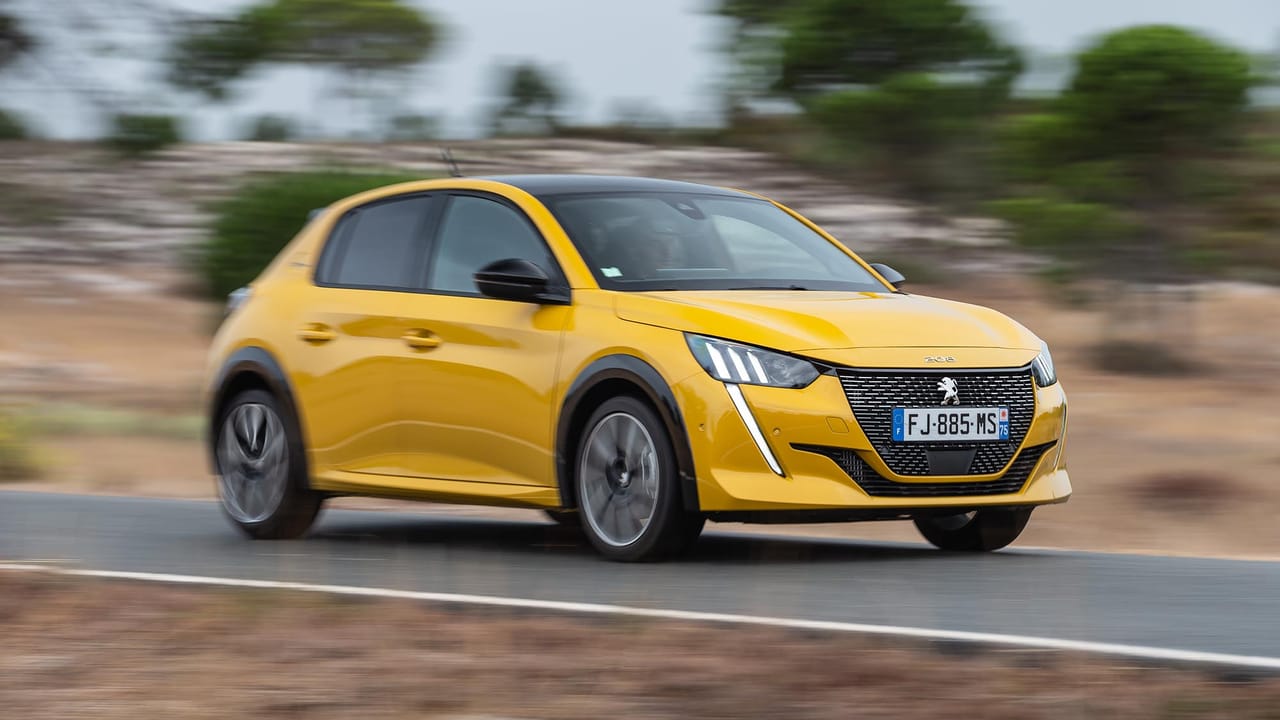peugeot 208 driving engines performance top gear