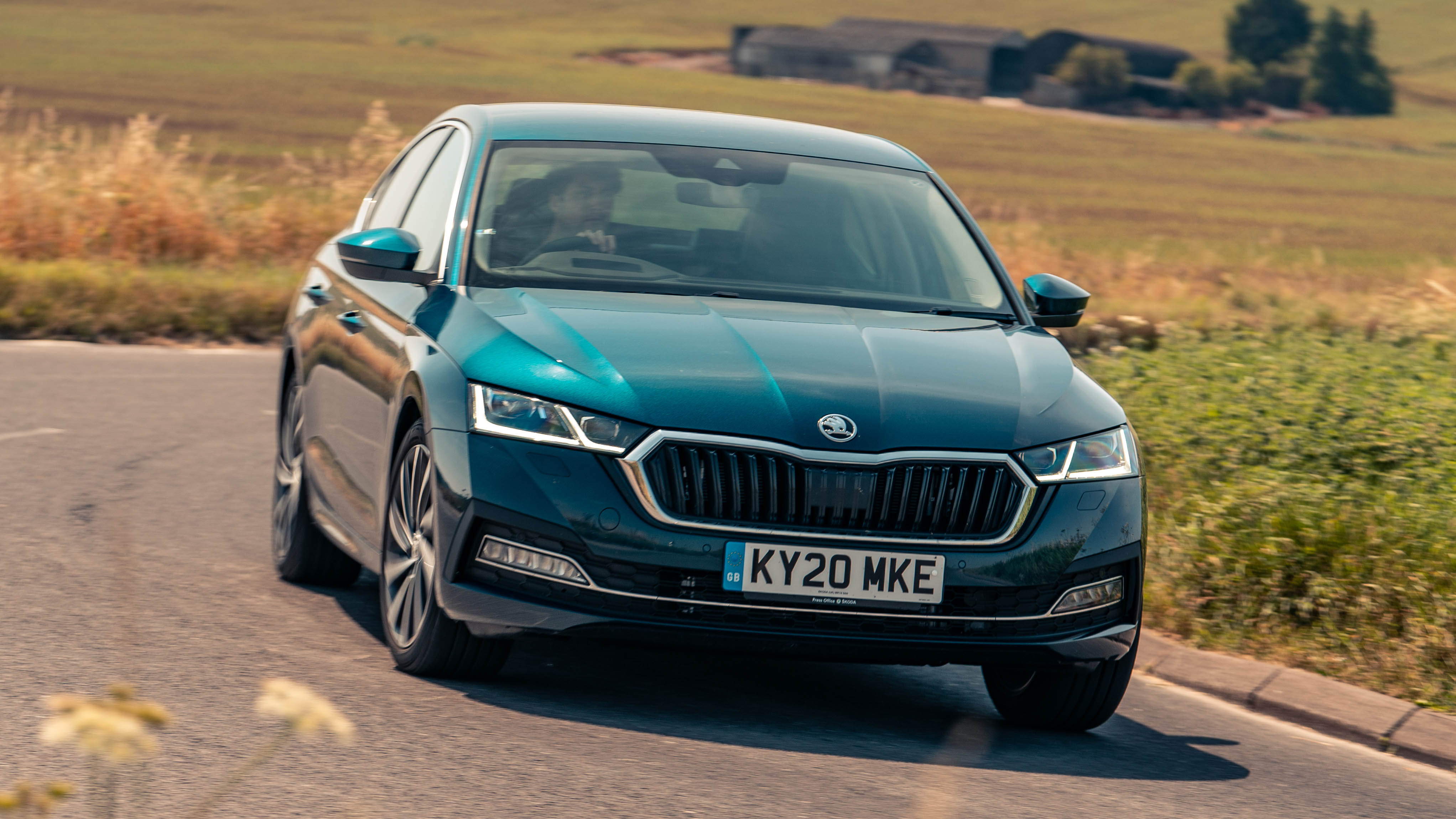 New SKODA OCTAVIA 4 Hatchback Style (2020) - FIRST LOOK exterior, interior  & trunk space (2.0 TDI) 