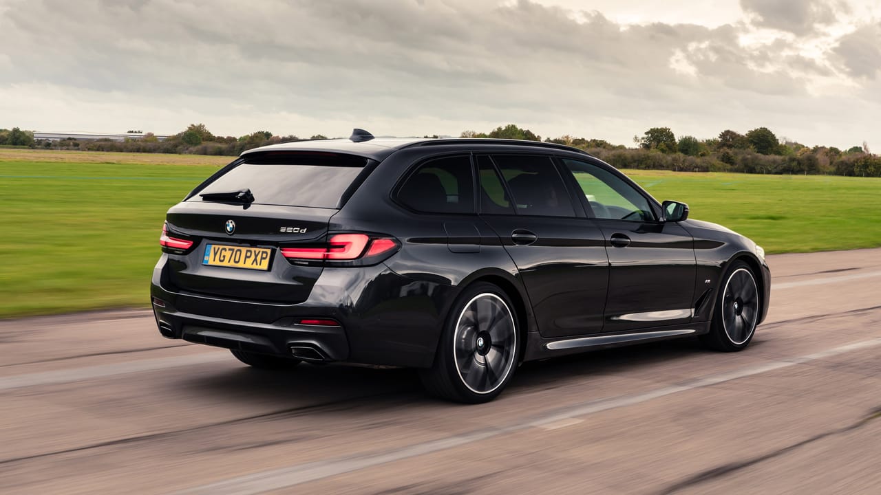 Om toevlucht te zoeken Komkommer Touhou BMW 5 Series Touring Review 2022 | Top Gear