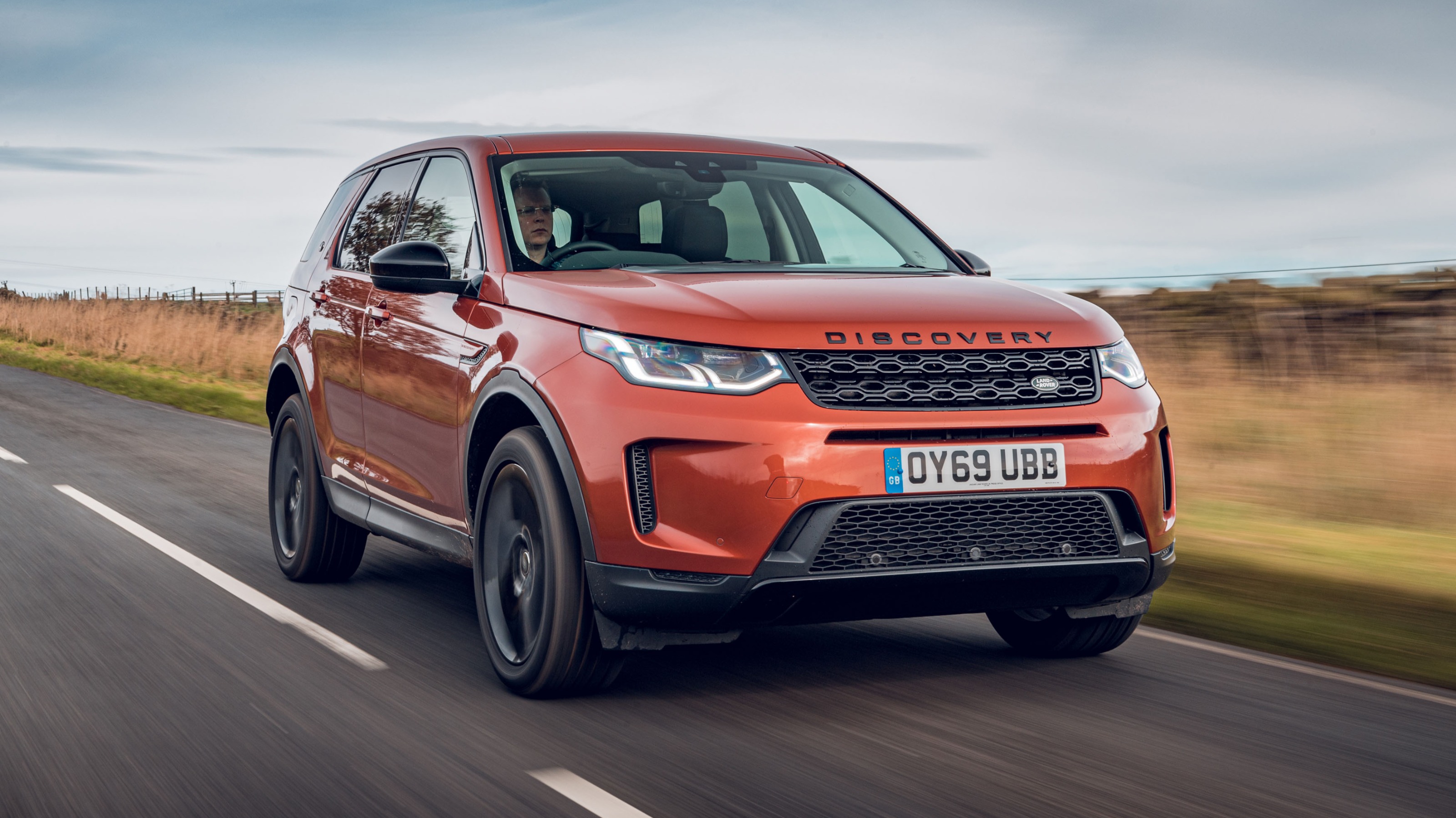 2023 Land Rover Discovery vs. Discovery Sport