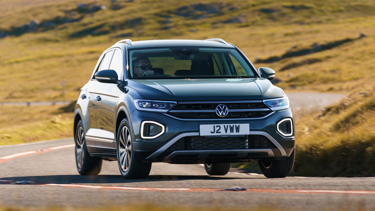 Volkswagen T-Roc (2017-2025) Interior Layout & Technology | Top Gear