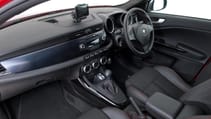 alfa_giulietta_1.75_tbi_quadrifoflio_verde_5dr_tct_-_interior_2_-_2014.jpg