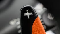 aston_martin_vanquish_v12_22_2dr_touchtronic_auto_-_interior_2_-_2014.jpg