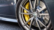 aston_martin_vantage_n430_2dr_-_interior_4_-_2014.jpg