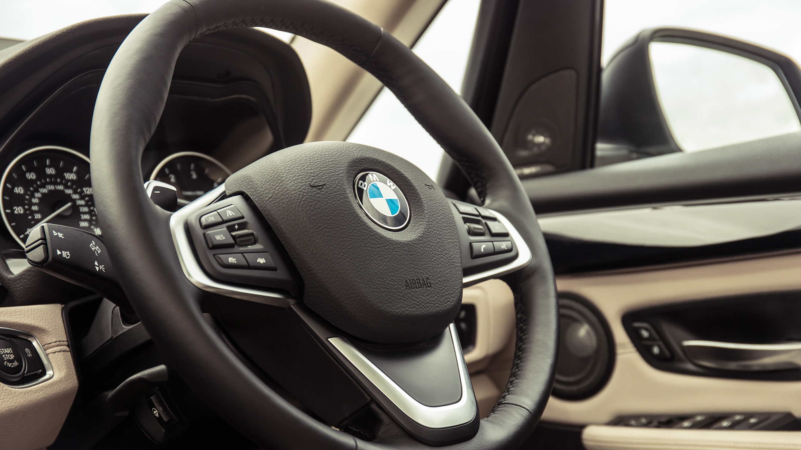 bmw_2_series_218d_sport_5dr_-_interior_2_-_2014.jpg