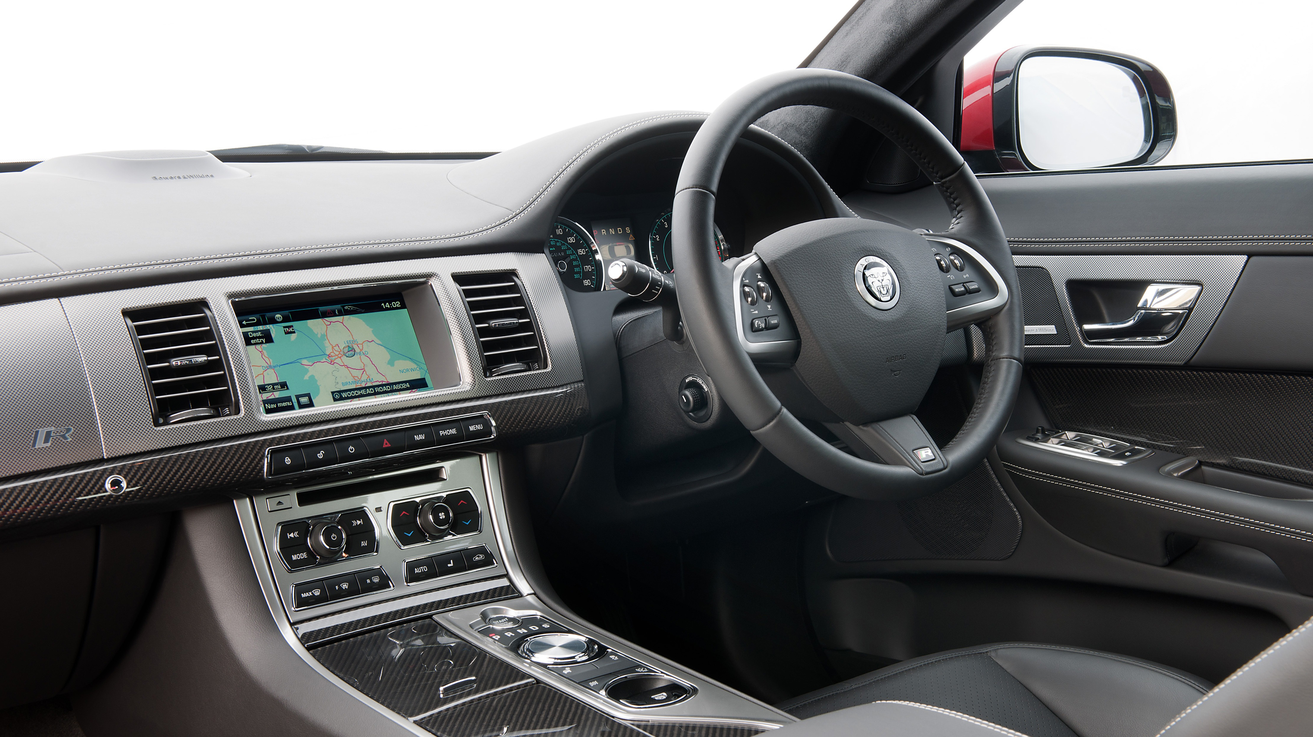 jaguar_xf_5.0_v8_supercharged_xfr-s_5dr_-_interior_4_-_2014.jpg