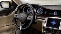 maserati_quattroporte_v6_s_4dr_auto_-_interior_4_-_2014.jpg