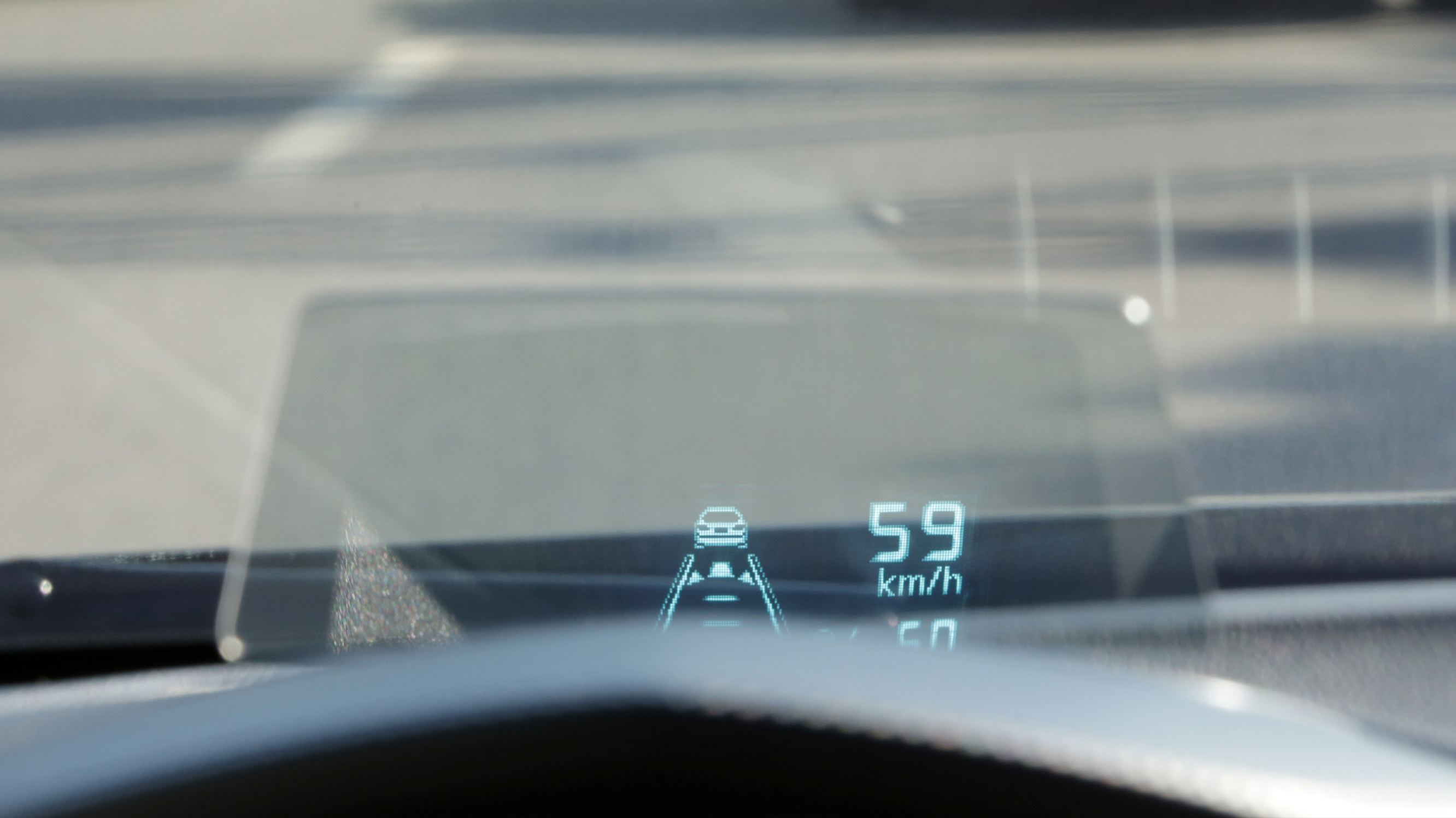mazda_2_2.2d_se_4dr_-_interior_2_-_2014.jpg