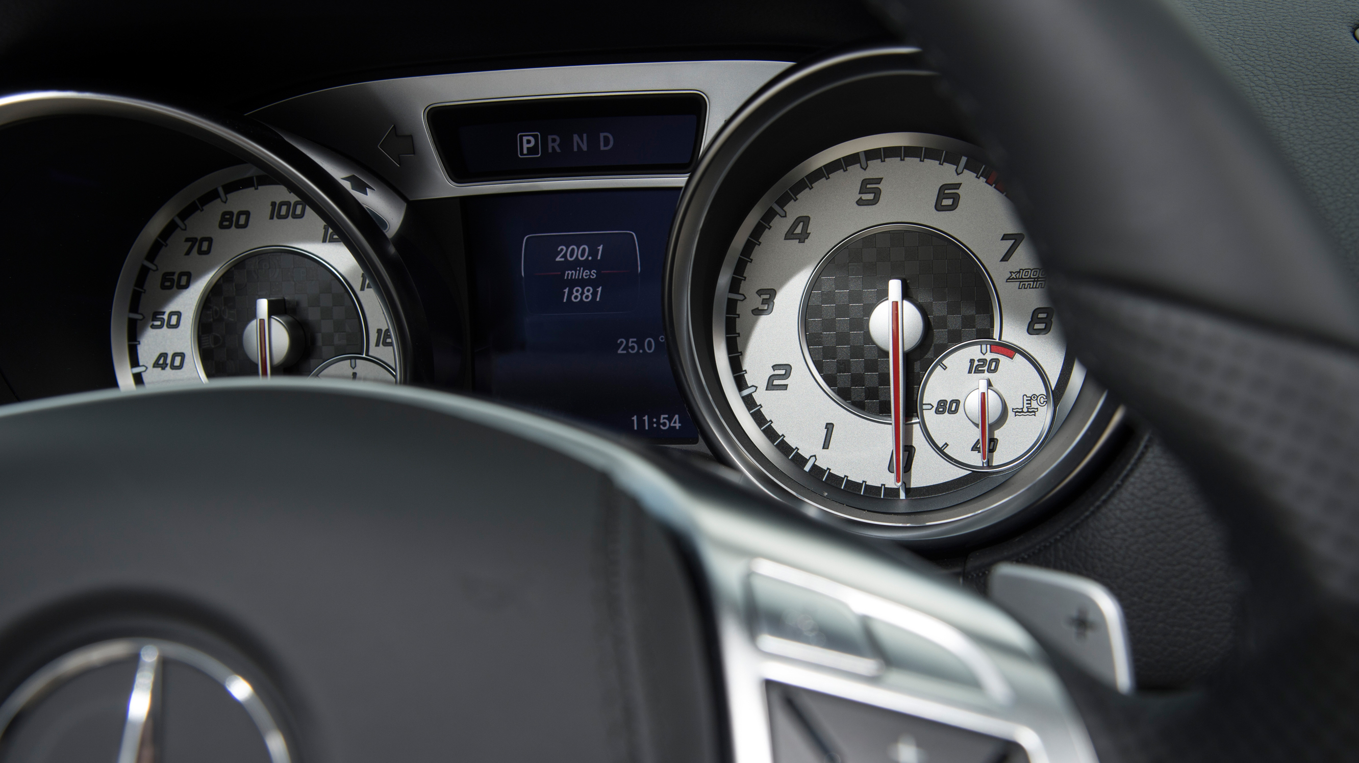 mercedes-benz_sl_class_sl400_amg_sport_2dr_auto_-_interior_2_-_2014.jpg