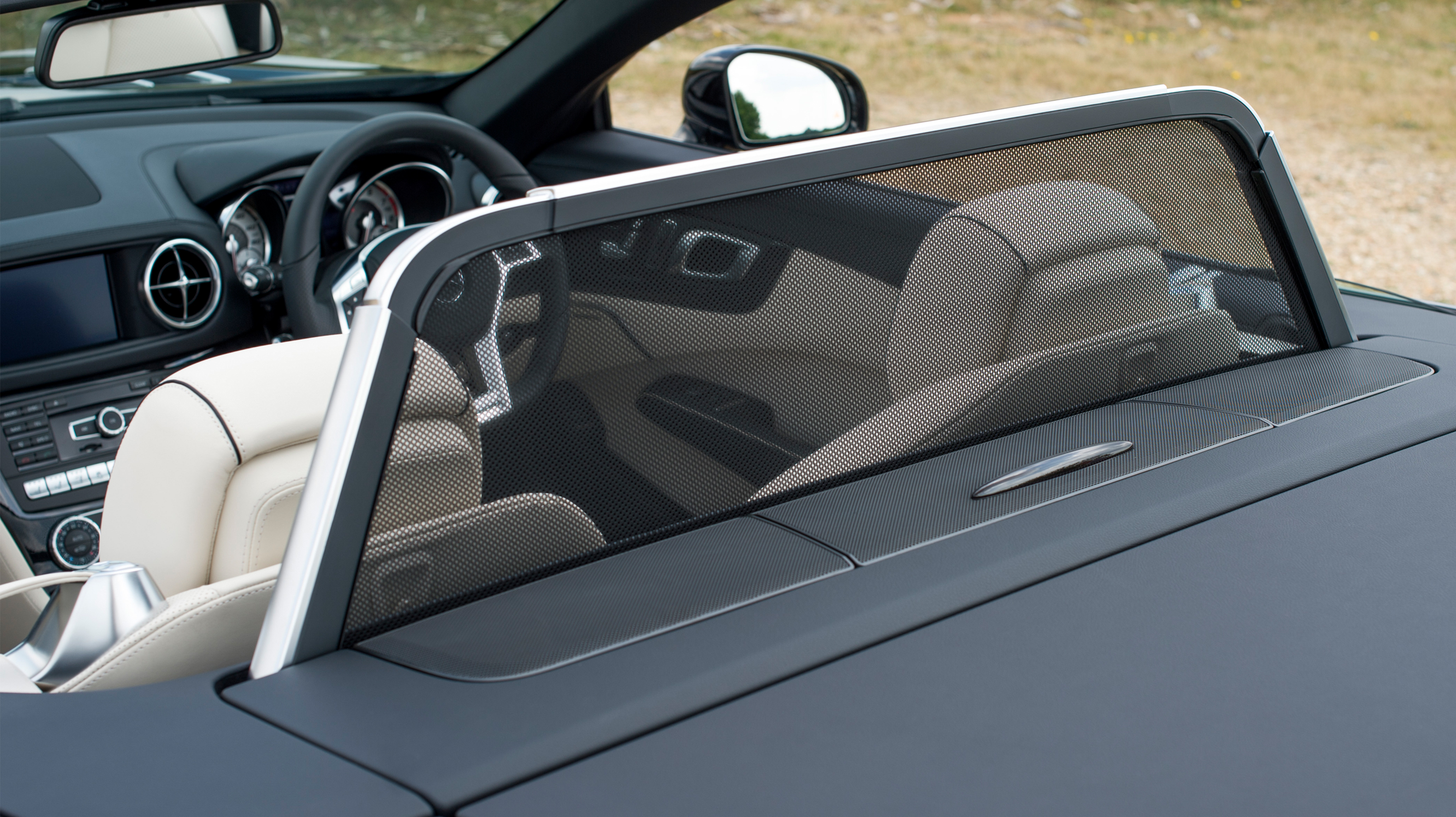 mercedes-benz_sl_class_sl400_amg_sport_2dr_auto_-_interior_4_-_2014.jpg