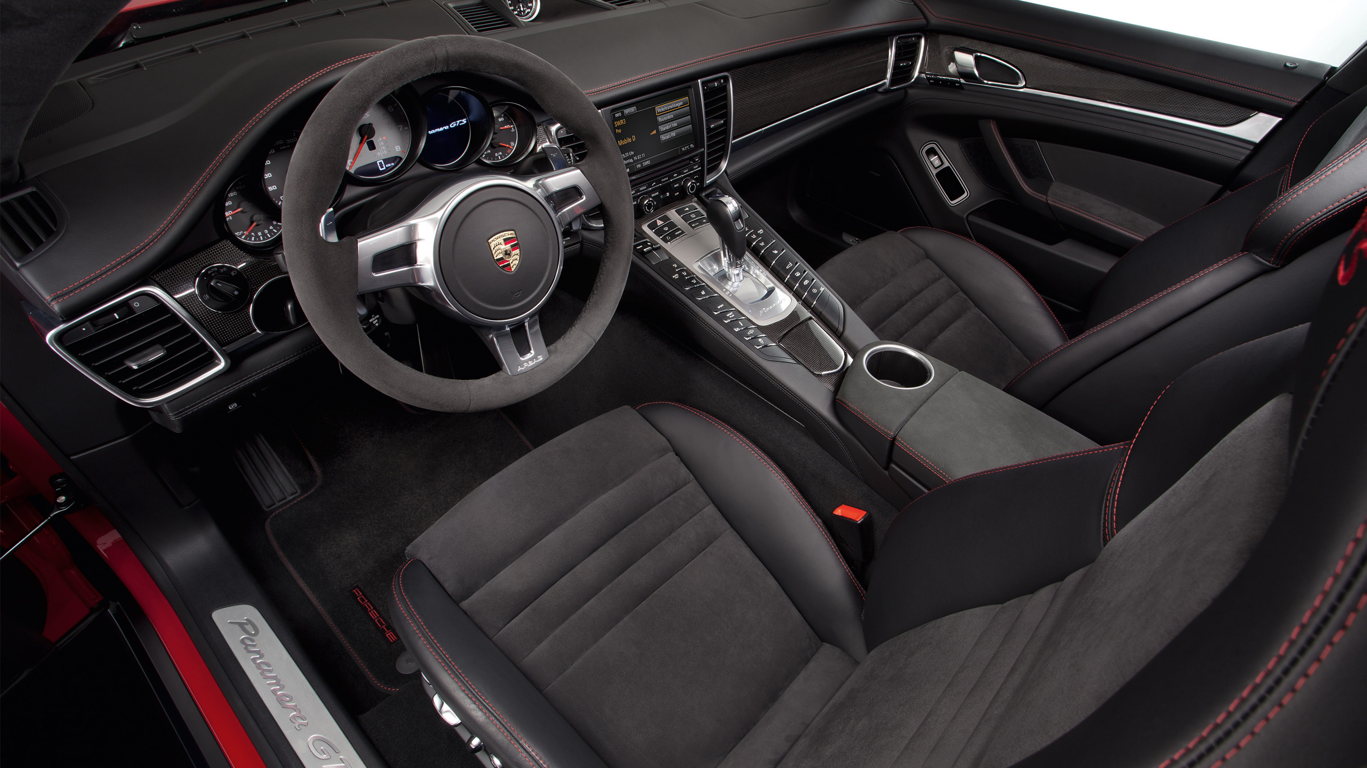 porsche_panamera_3.0_v6_diesel_4dr_tiptronic_-_interior_2_-_2014.jpg