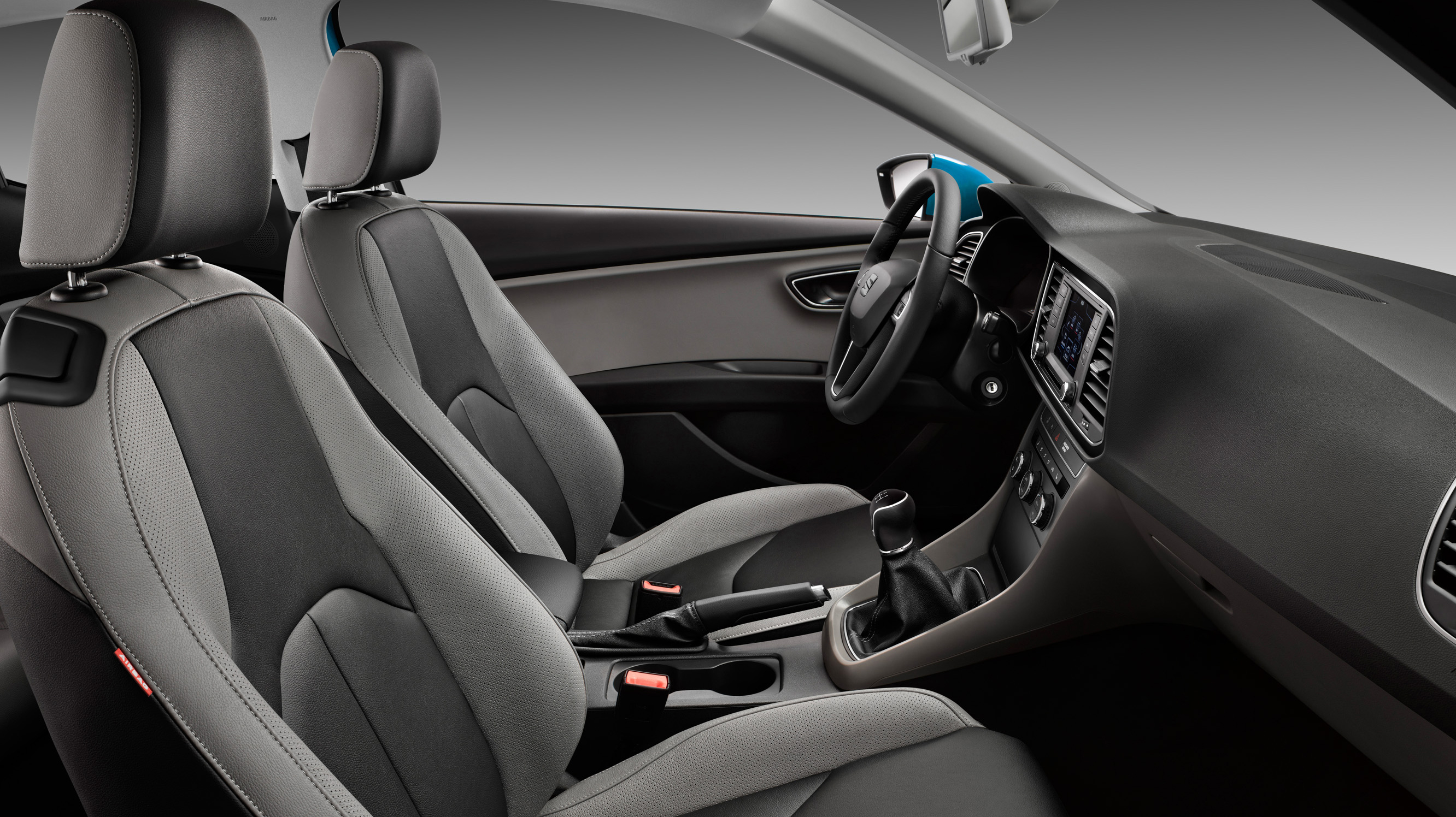 seat_leon_1.6_tdi_ecomotive_se_5dr_-_interior_2_-_2014.jpg