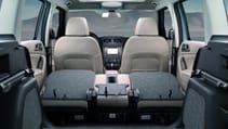 skoda_yeti_2.0_tdi_cr_s_5dr_-_interior_4_-_2014.jpg