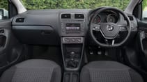 volkswagen_polo_1.0_75_se_5dr_-_interior_4_-_2014.jpg