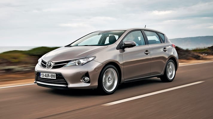 New face and interior for Toyota Auris - car and motoring news by