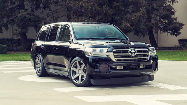 The world's fastest SUV is a Toyota Landcruiser | Top Gear
