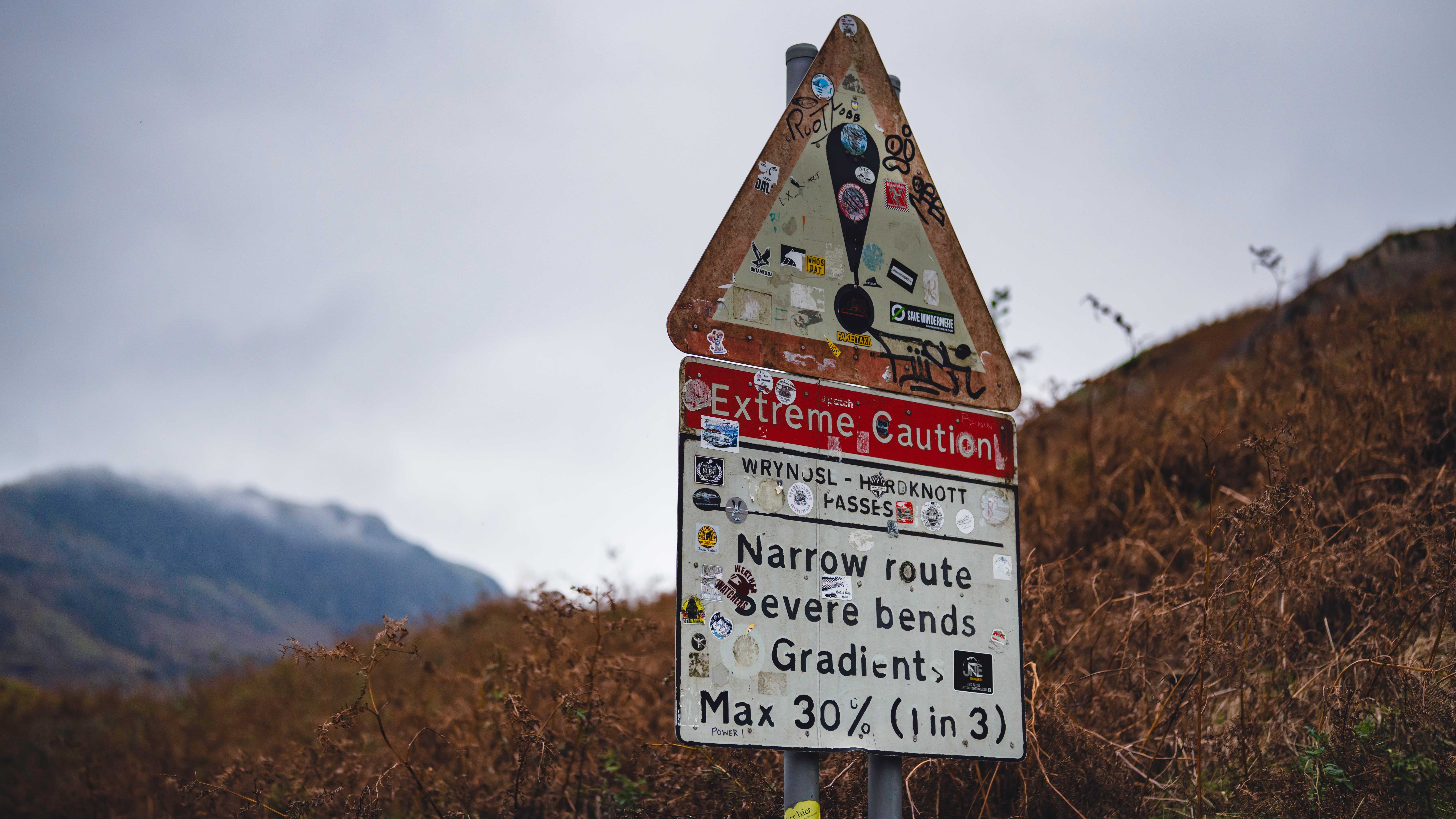 Aston Martin DBX S VS Ferrari Purosangue