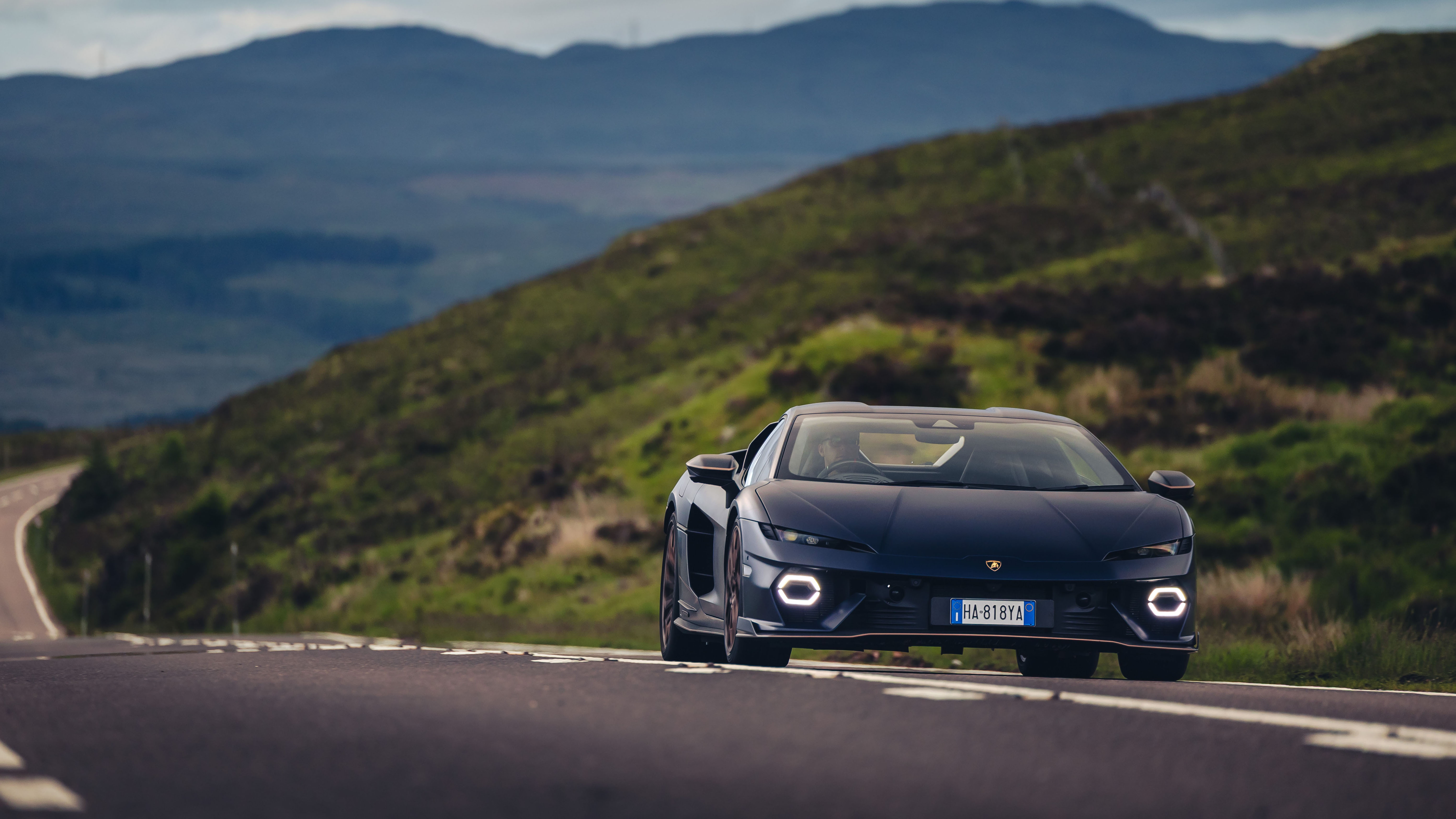 Lamborghini Temerario vs Porsche 911 Turbo Top Gear